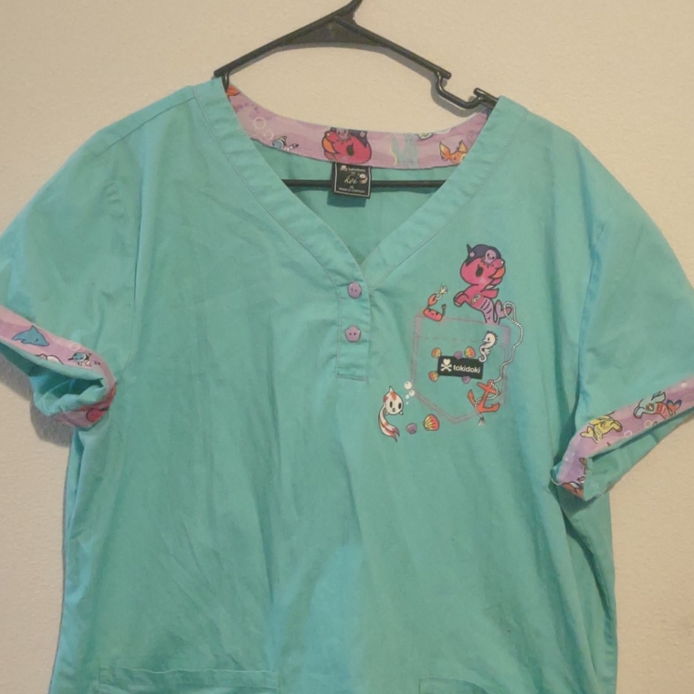 TokiDoki XL Scrub Top